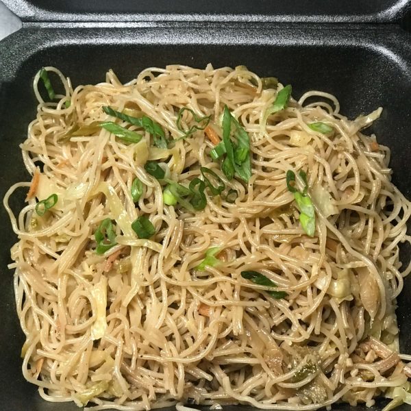 filipino pancit noodles